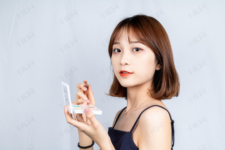 美加贸易谈判停滞 特朗普威胁加征更高关税